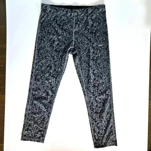 Nike Dri Fit / Athletic Stretch Capri Pants Crop Drawstring Leggings / S… - Picture 1 of 8